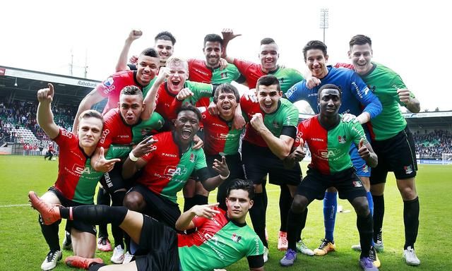 在这背后 在这背后