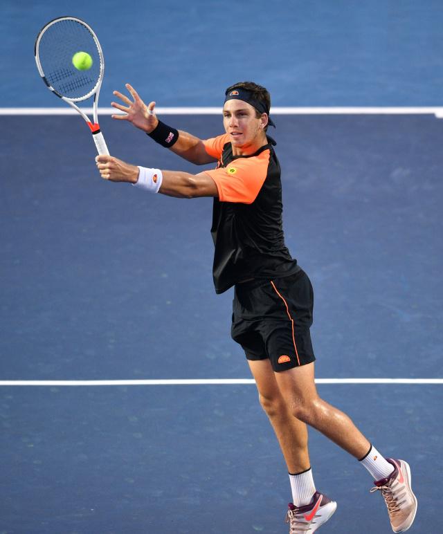 其中一个关 其中一个关