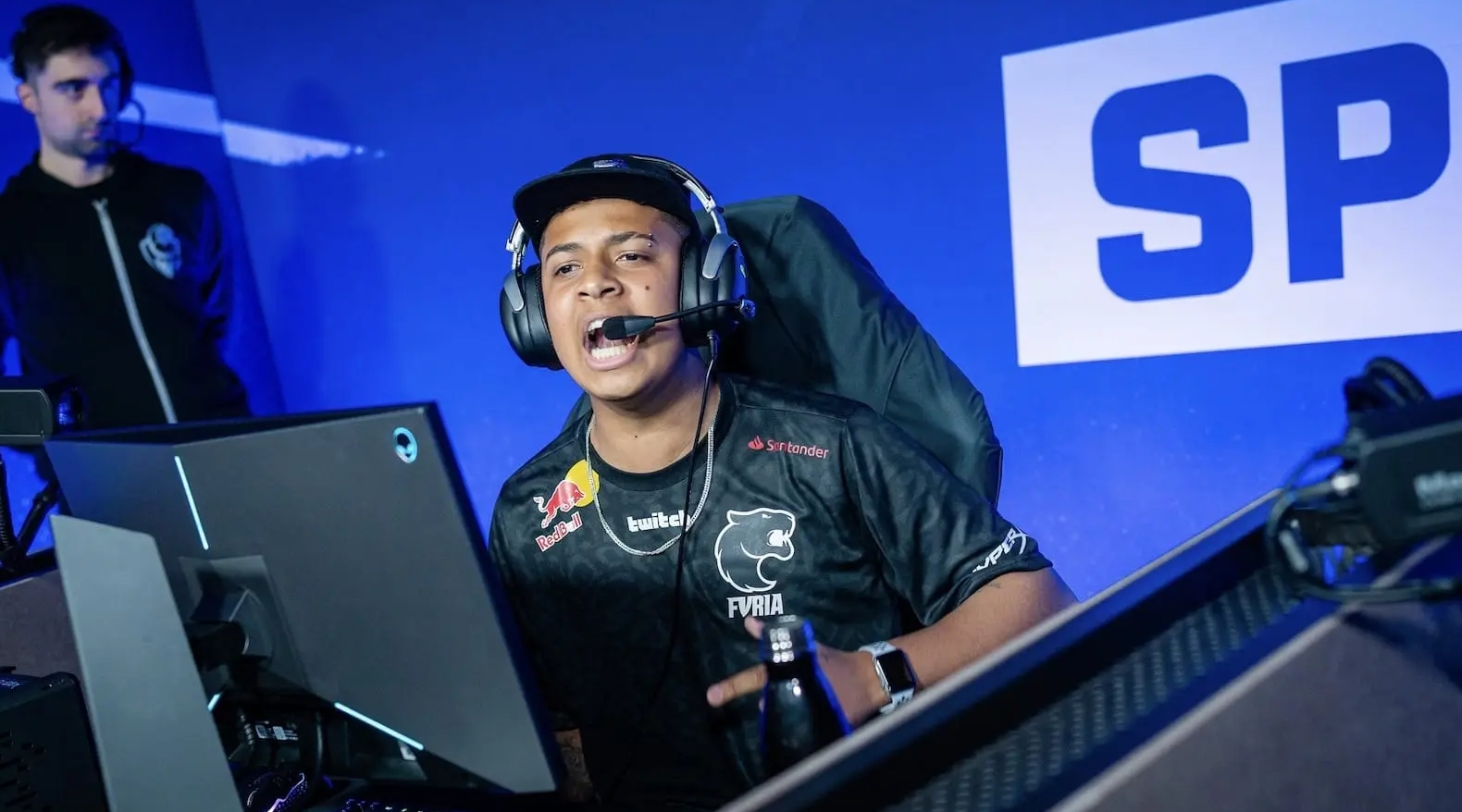 其中5次射 其中5次射