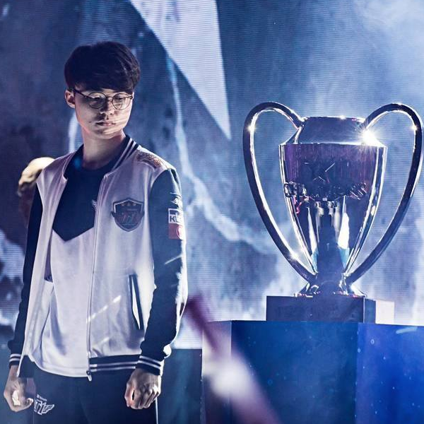 核与联名白 核与联名白